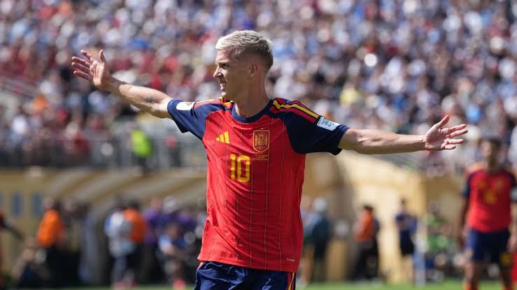 Dani Olmo rejects Roberto Ayala's apology for World Cup final confrontation: 'He is lying'