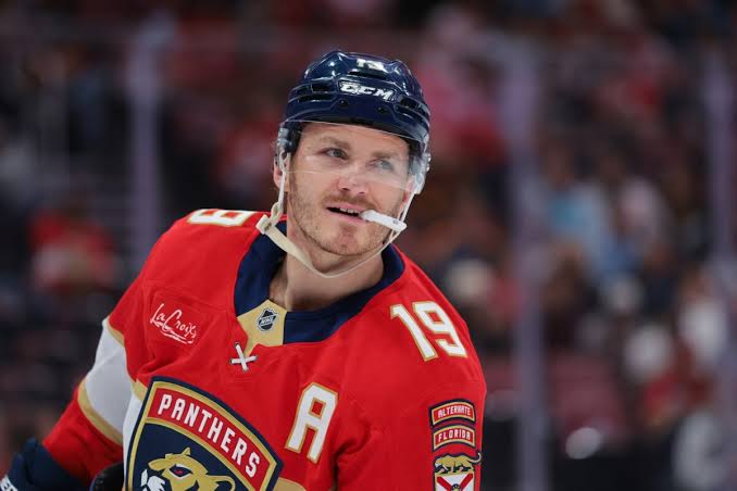 Matthew Tkachuk raves about Porter Martone, calls Flyers a ‘sneaky wagon’