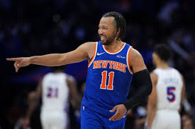Knicks, fans feel right at home with sweep of 76ers in Philly