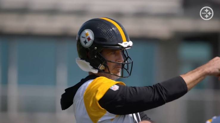 Former Steelers Coach Told Broadcaster Why Aaron Rodgers’ Return Was ‘Needed’