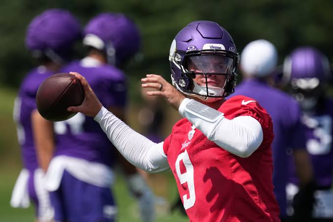 J.J. McCarthy struggles, then finishes strong at Vikings’ training camp practice Tuesday