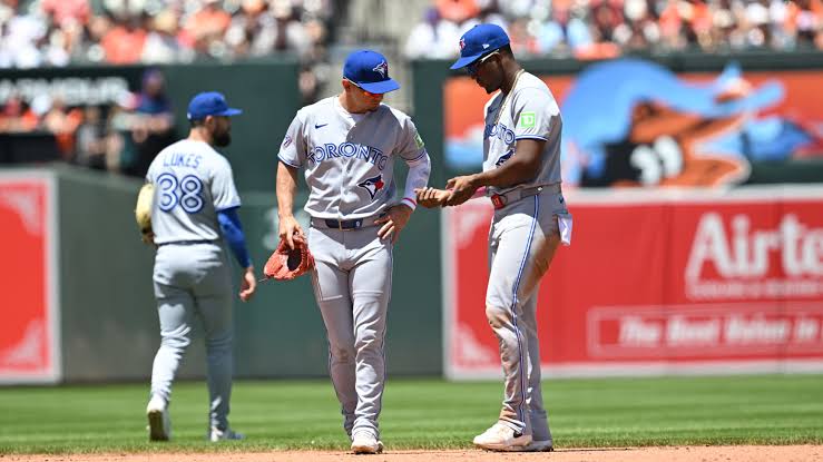 Orioles eject fan after ball thrown from stands strikes Blue Jays player