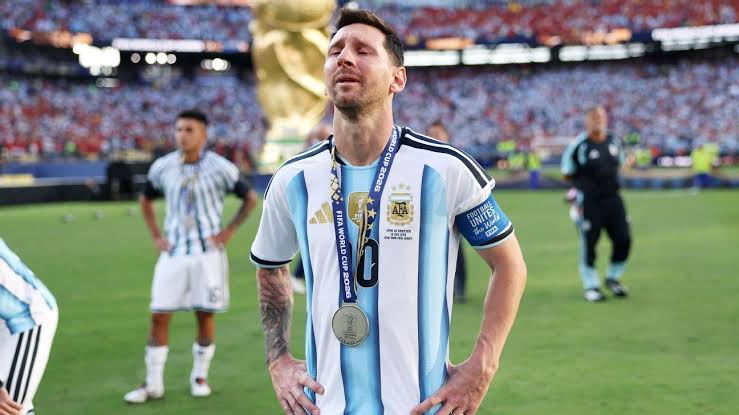 Lionel Messi in tears, future unclear after World Cup final loss