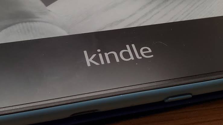 5 E-Readers To Replace Your Old Kindle With Before Amazon Ends Support