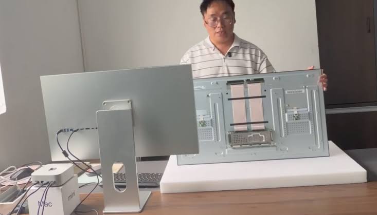32-inch OLED dual-mode panel shown with 4K 144Hz and 1K 480Hz modes