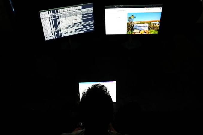 AI-generated papers flood submissions to scientific journals