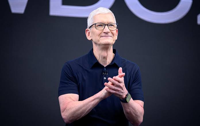 Tech stocks today: Apple stock falls after a long-awaited AI Siri update