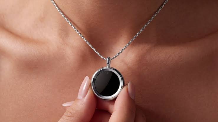 Former Fitbit Executive Unveils New Necklace That Tracks UV Exposure