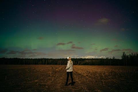 How I Photograph The Northern Lights With My Phone — By An Expert