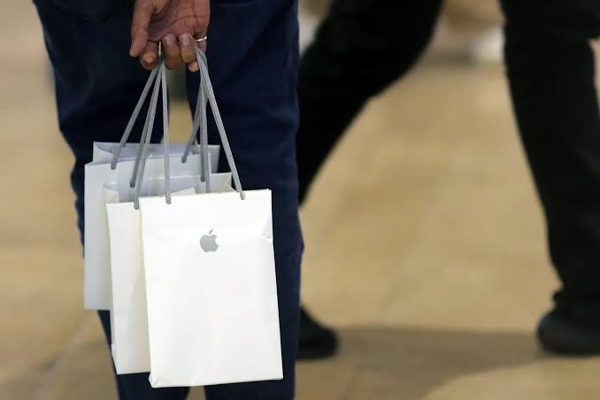 Apple to Launch ‘Upgrade’ Device Leasing Program With Klarna to Spur Sales