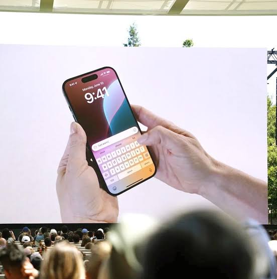 Here comes new Siri again