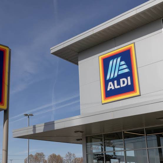 Aldi’s New Indoor-Outdoor Area Rug Prints Are Perfect for a Late Summer Refresh