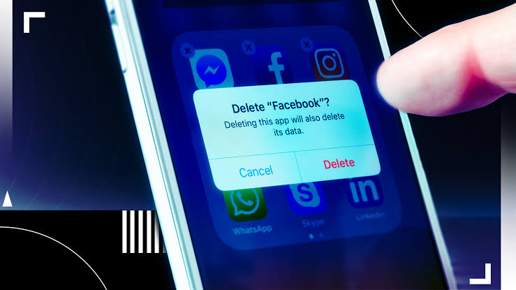 The Death of the Status Update: Why 55% of Americans Stopped Posting on Social Media