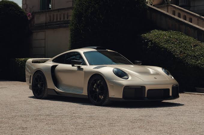 This 819bhp supercar is what a Porsche 911 Turbo S designed for Mars would look like