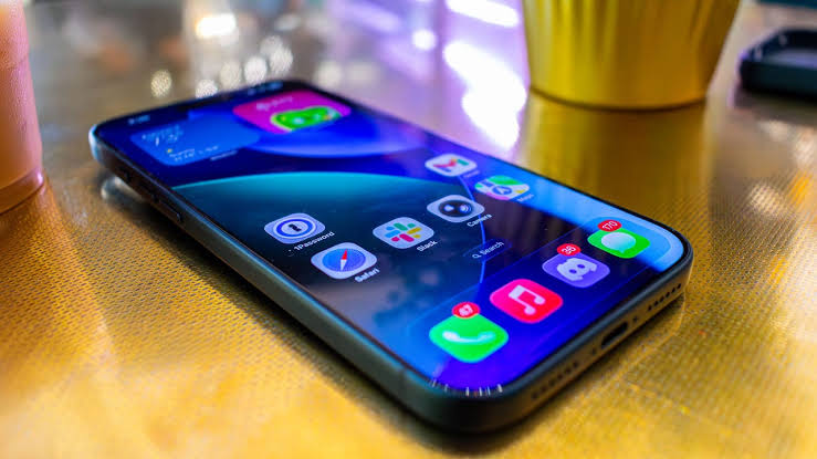 Analyst Suggests Apple iPhone Pro Will Start at $1,39 Due to Ongoing Memory Crisis