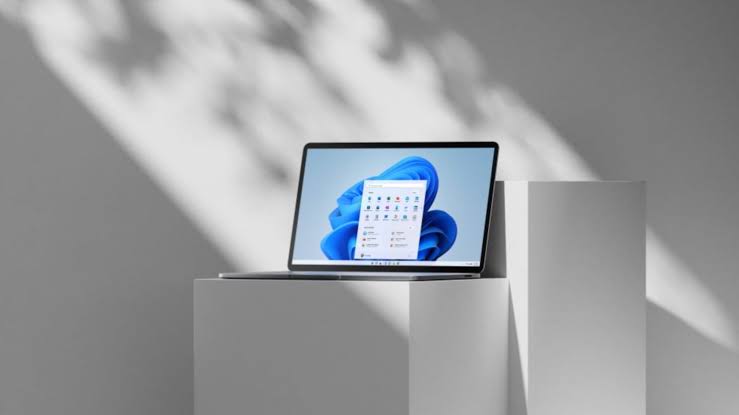 Windows 11 Is So Poorly Optimized That Microsoft’s Latest $900 Laptop Reportedly Can’t Use It Without Freezing