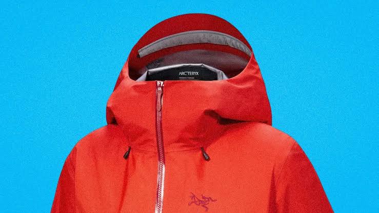 REI Is Quietly Selling Arc’teryx’s Super Light Trail Jacket Way Below Retail