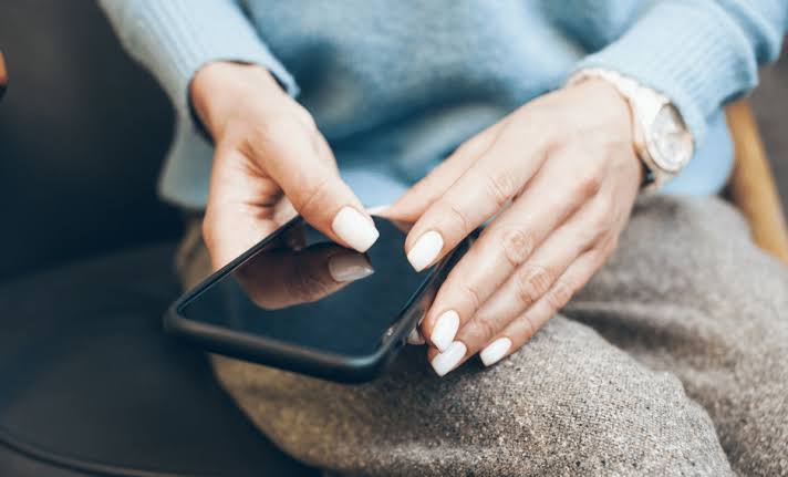 Student Develops Clear Nail Polish That Turns Fingernails into Touchscreen Styluses
