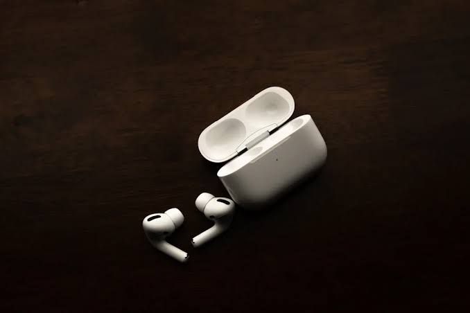 AirPods Hearing Health Features Expansion: Availability, Tools, and Eligibility