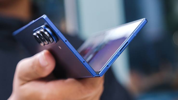 7 Of The Best Foldable Phones, According To Consumer Reports