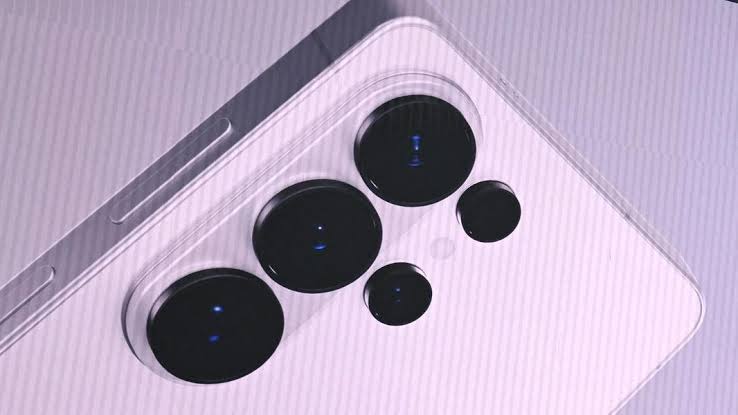 Samsung Warns Galaxy Users—Delete ‘High Risk Apps’