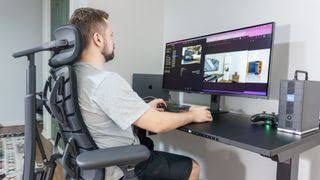 I ditched my dual-monitor setup for a single 40-inch ultrawide — and two screens aren’t better than one