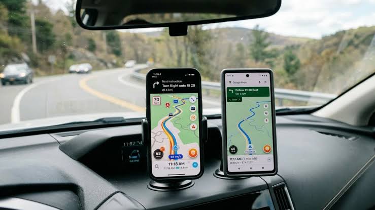 Man compares Waze and Google Maps and ends up realizing it's not even a debate as one is too far ahead