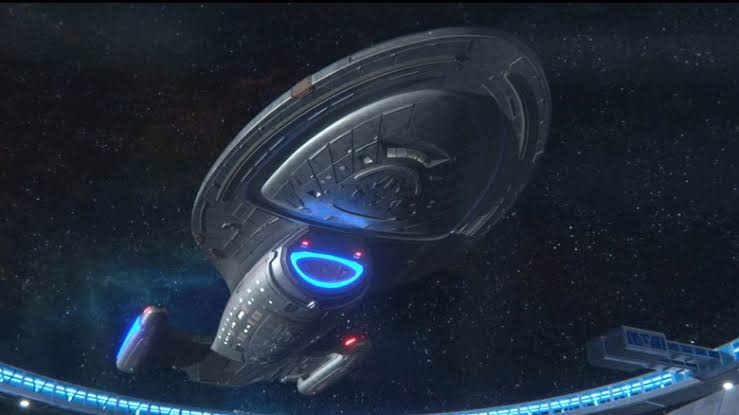 Star Trek: Why Do The USS Voyager's Nacelles Fold?