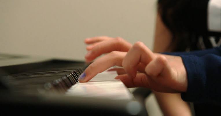 How the "Payam Method" keeps the joy in learning piano