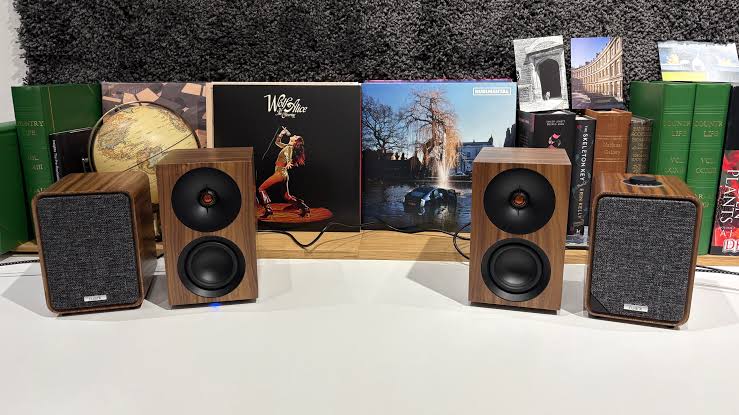 Cambridge Audio L/R S vs Ruark Audio MR1 Mk3: which compact desktop speakers are best for you?