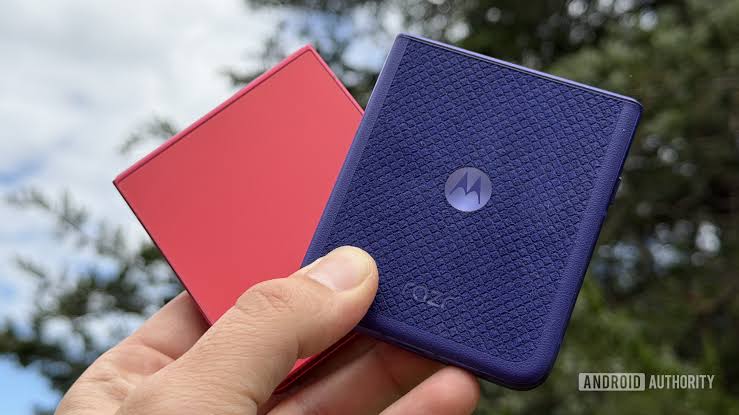 I used the Motorola Razr Ultra (2026) and the Galaxy Z Flip 7, and I only want one in my pocket