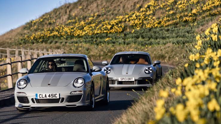 Porsche Patents Racing Stripes That Appear When You Switch Into Sport Mode