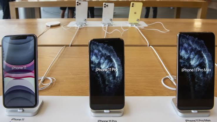 Older iPhones are vulnerable to a flaw Apple likely can’t fix
