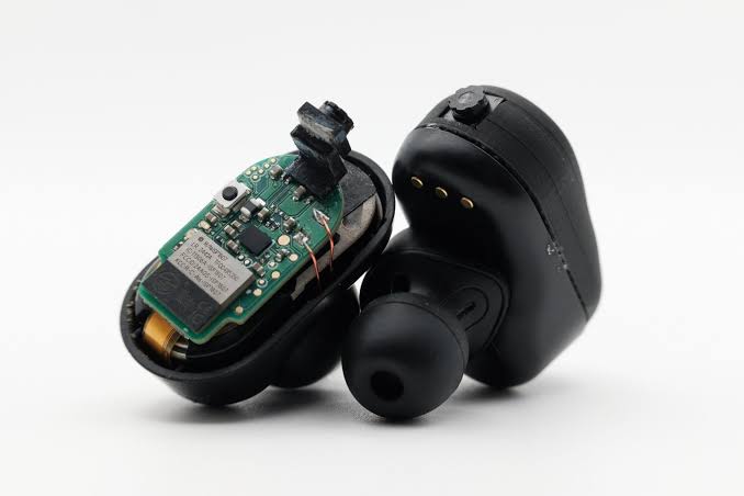 Someone Shoved Cameras Into Sony Earbuds, and Now They’re Basically Smart Glasses