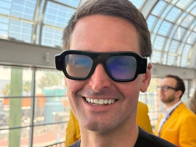 Smart Glasses Are Putting Cameras on People's Faces. Here's How to Spot Them