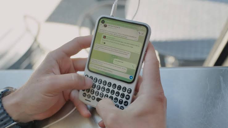The Clicks Communicator Phone With Blackberry Roots Demoed in New Video