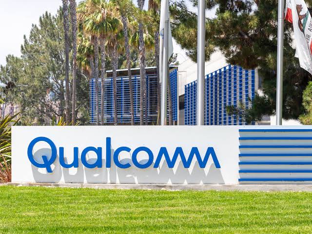 Qualcomm deepens ties with major Apple rival