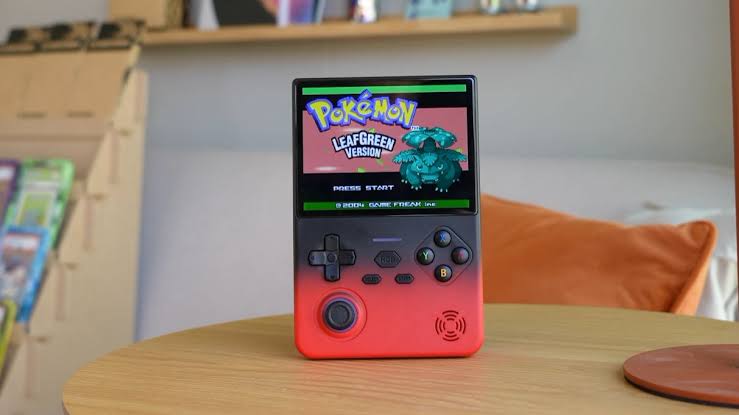 Lenovo Has Officially Ditched Its Piracy-Packed Game Boy-Like Device