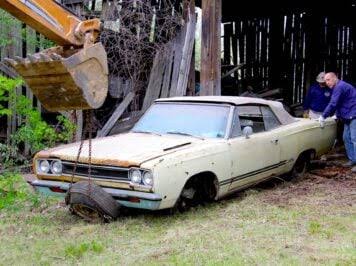 Incredible Barn Find! A 425 BHP 1968 Plymouth Hemi GTX
