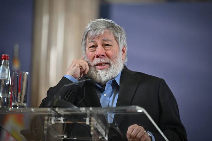 Apple cofounder Steve Wozniak got cheers, not boos, after telling students they 'all have AI — actual intelligence'