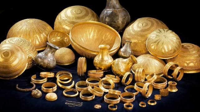 Strange Metal From Beyond Our World Spotted in an Ancient Treasure Stash