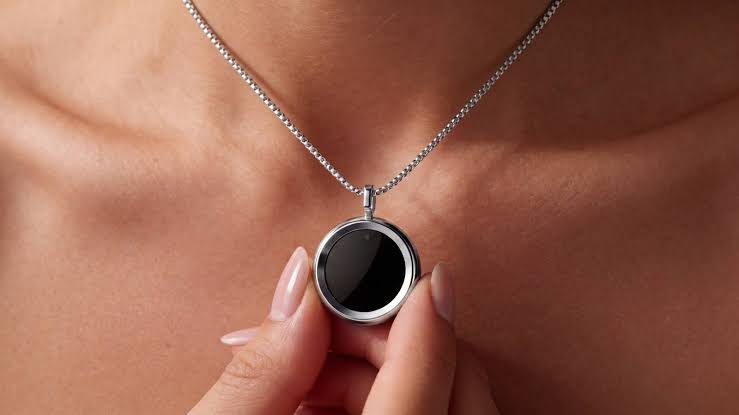 A Fitbit veteran launched a pendant that tracks your sun exposure in real time