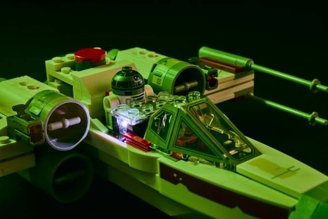 Lego Strikes Back Against Screens—With Chips in Bricks