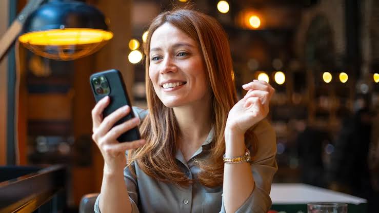 AI is changing modern dating, but experts warn it's making people 'relationally stupid'