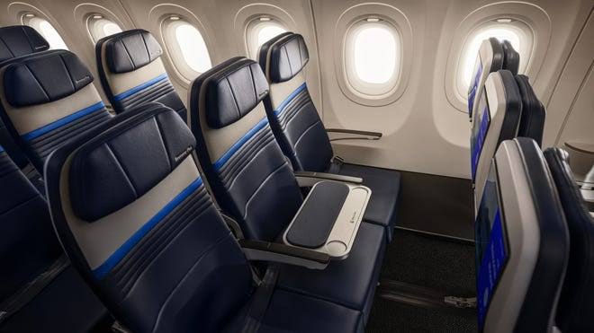 Goodbye, middle seat. United's new seating design offers extra space