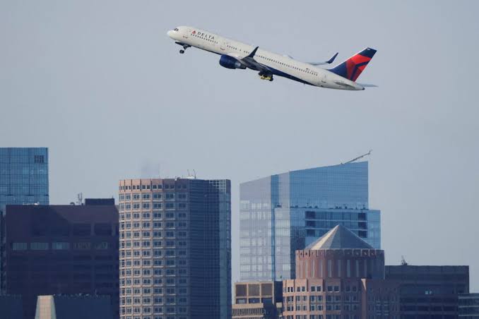 Jets were 300 feet apart in Boston close call that forced Delta flight to abort landing, expert says