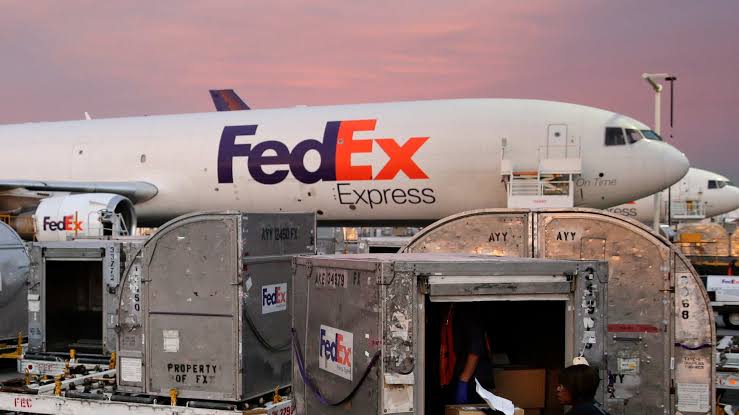 FedEx sinks as trade policy whiplash weighs on results