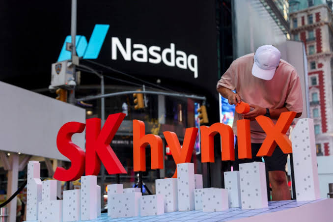 South Korean Memory Chip Maker’s Historic U.S. Debut Jolts Stocks