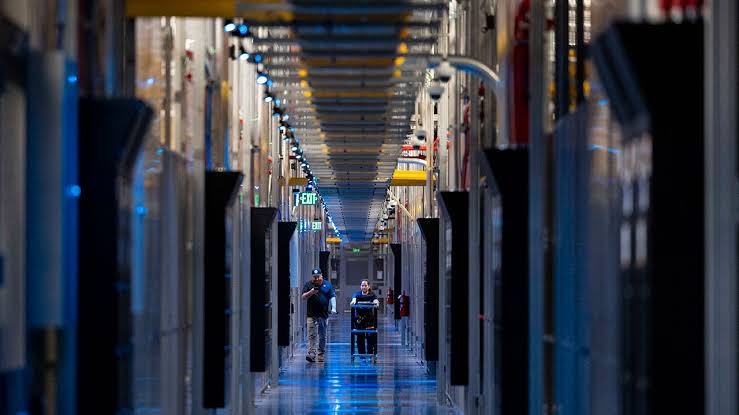 Oregon data centers face sharp electricity rate hike under new law