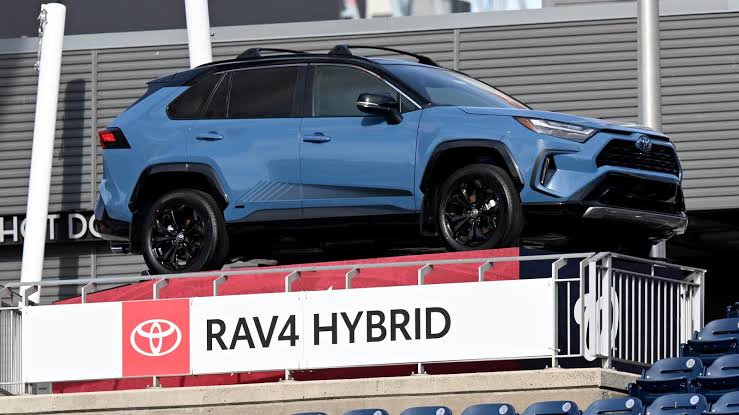 Automakers report mixed U.S. sales results as hybrid vehicles drive market